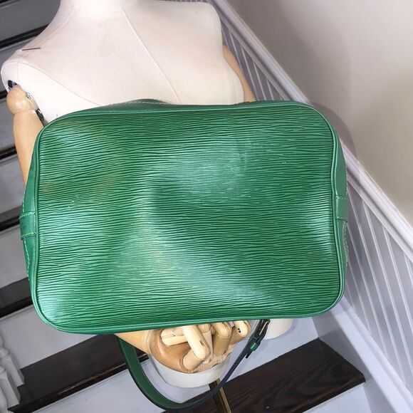 LOUIS VUITTON Green Epi Leather Noe GM Drawstring Bucket Shoulder Bag RARE VTG - Picture 8 of 17